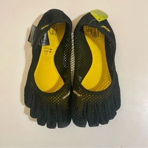 NWT Vibram 5 Fingers Vi-B Black Mesh Flats 8-8.5